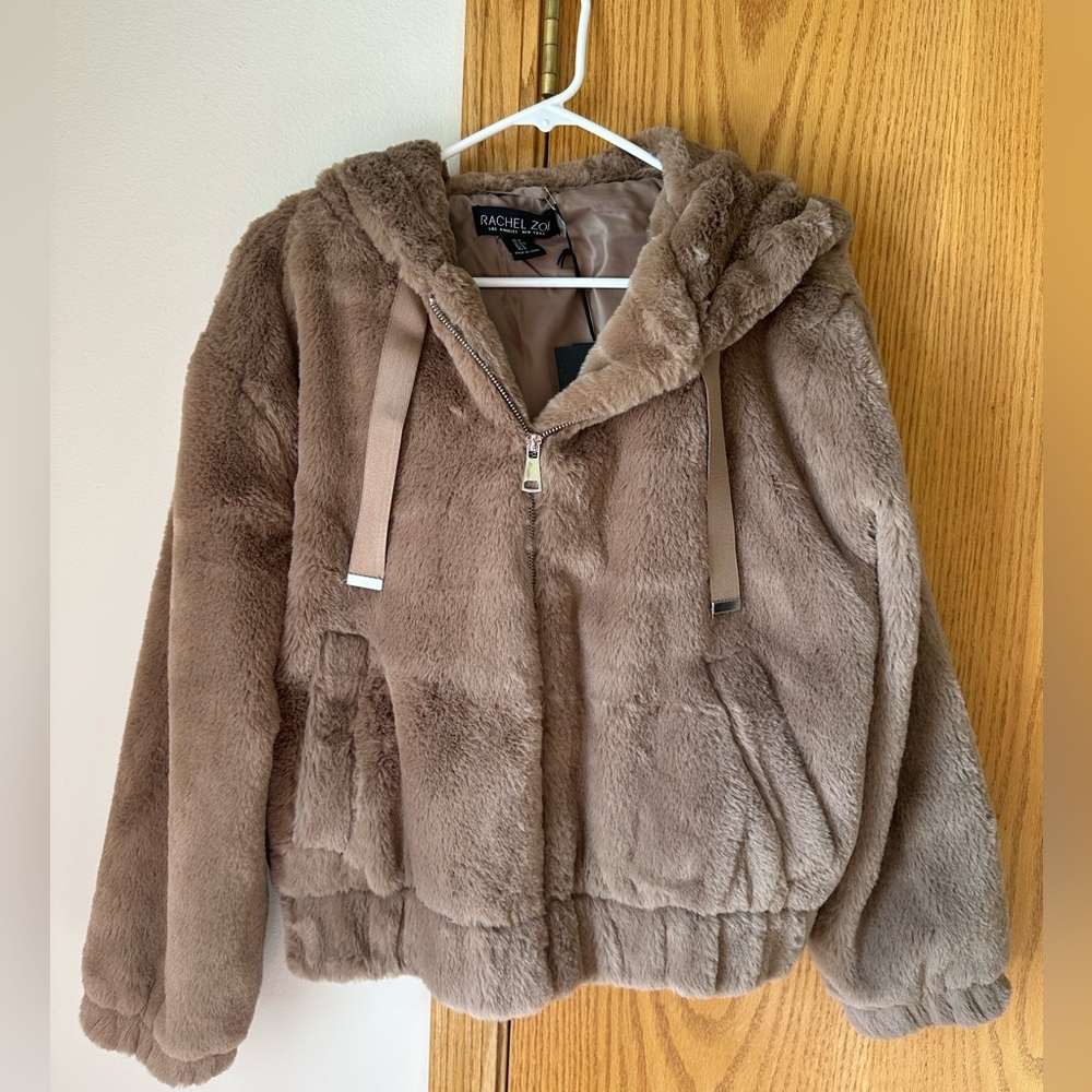 Women’s Zip- Up Teddy Bear Jacket.